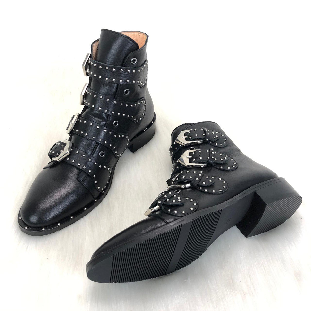 Givenchy-Studded-Multi-Strap-Boots-Gercek-Deri-Bayan-Botlar (2)